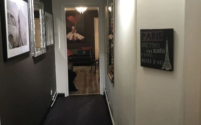 Carlton Kensington Apartments