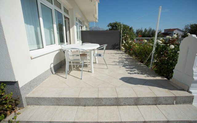 Beach Apartments Rumin