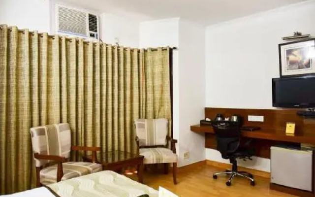 Urban Inn By Laurent & Benon - DLF Phase 2