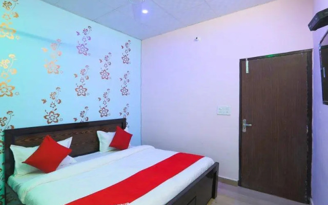 Blue Diamond Inn by OYO Rooms