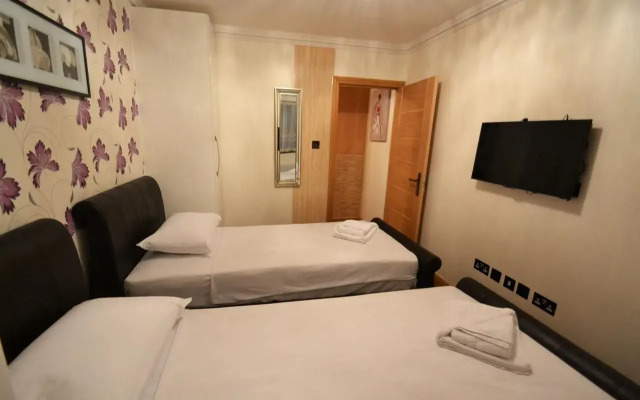 Hyde Park Suites