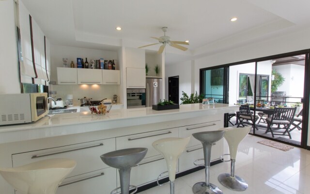 Boutique 3BR Pool Villa White Cove Rawai