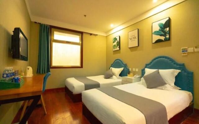 Peking Uni Hotel (Shijingshan Wanda Plaza)