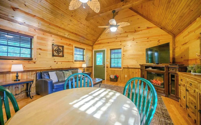 Sunset Ridge Cozy Cabin for 6