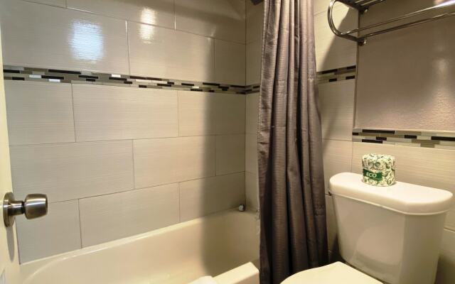 R Nite Star Inn & Suite