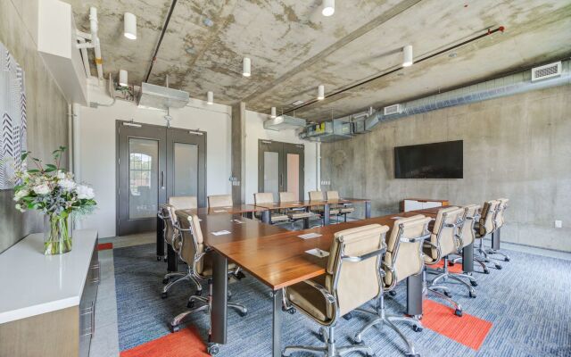 NYLO Dallas Plano Hotel, Tapestry Collection by Hilton