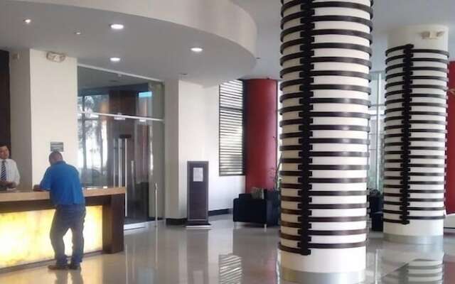 Guayaquil Airport Suites Mall del Sol