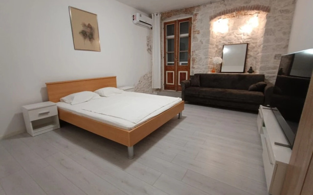 A1 - Spacious apt on the Seafront With Terrace