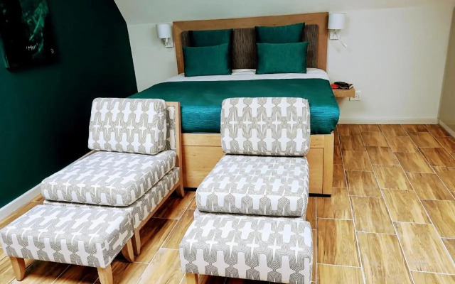Urban Oasis ApartHotel