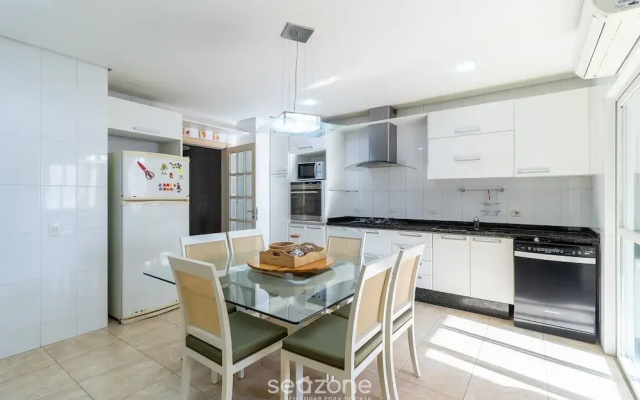 3 Bedroom Aprt w/ Suite 200m fr/ the Beach Ime1001