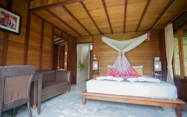 Rice Farm Villa Suratthani