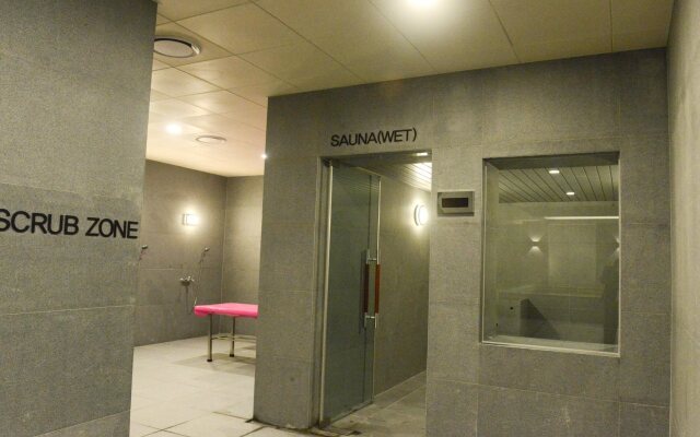 Isquare Hotel