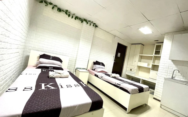 Super OYO 910 Sabaidee Suites
