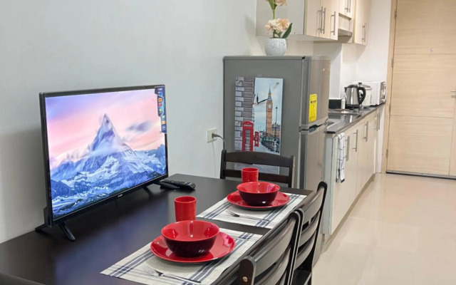 Staycation Sea Residences MOA Jermel