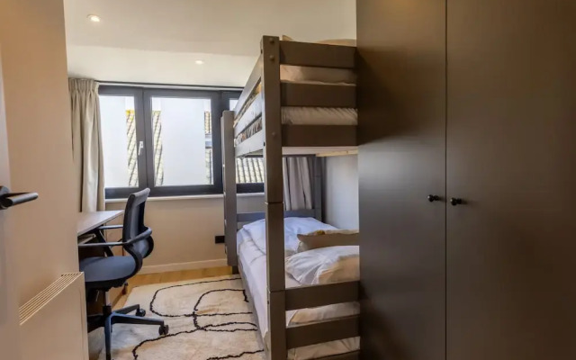 Modern Family Apartment With Balcony and Parking