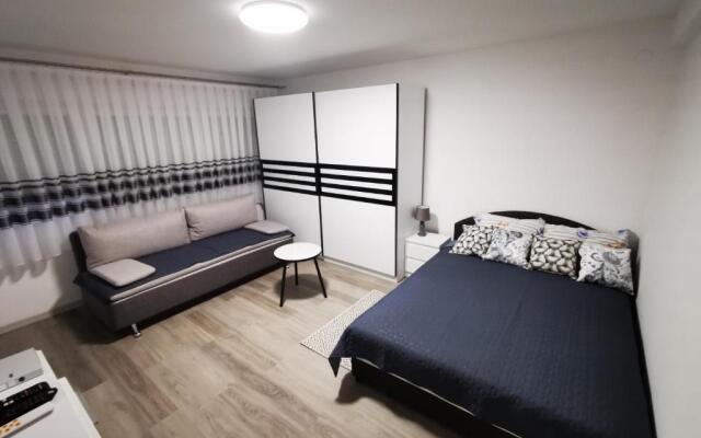 Ema Studio Apartman