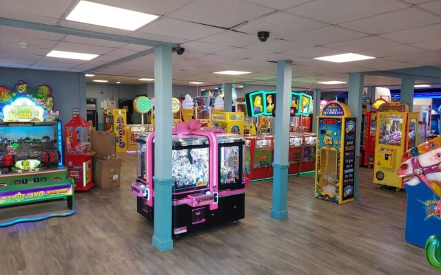 Jonstone Pines Lodge at Cayton Bay Holiday Park