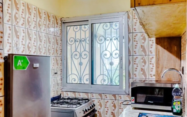 Beautiful- 1 Bedroom Apartment - Parking on site