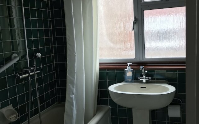 Lolas Bed And Breakfast