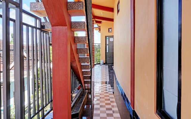 OYO Life 92353 Purnama Syariah Guest House