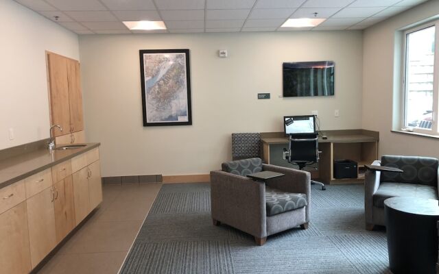 Kodiak Compass Suites
