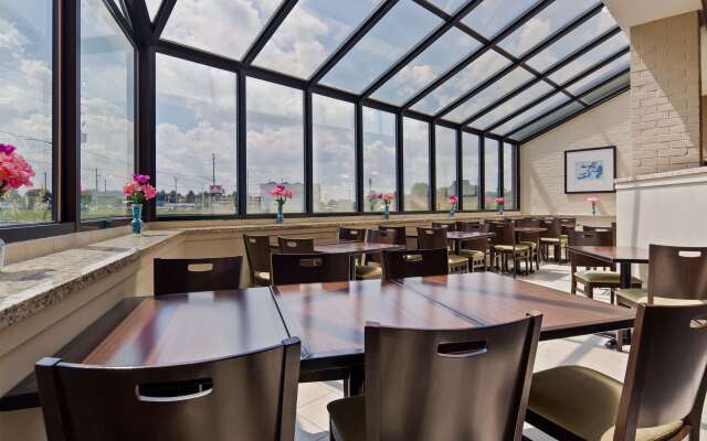 Best Western London Airport Inn & Suites