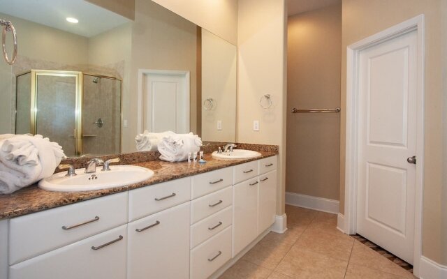 Crb0106 3 Bedroom Condo