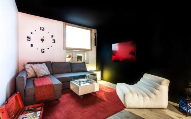 Zrooms Suites