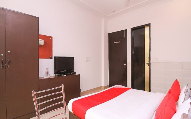 Fabhotel Signature Cyber Park