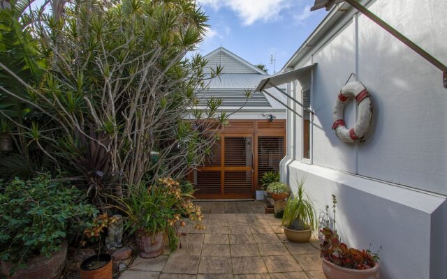 Bancroft Bay Frontage