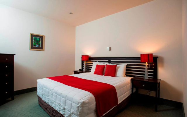Emerald Hotel – Guest Rooms – Gisborne