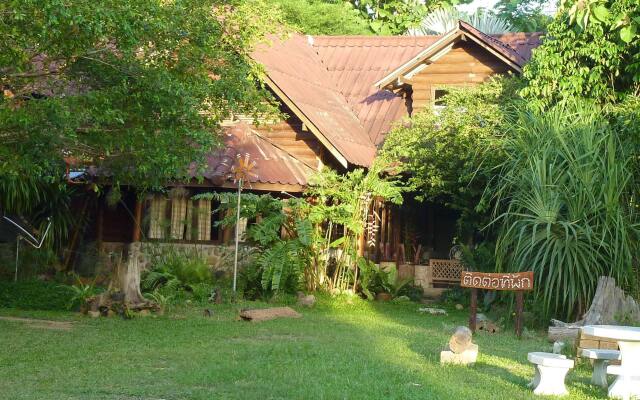 Baandin Chiewlarn Resort