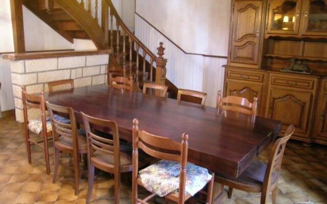 Gîte Saint-Pourçain-sur-Sioule, 5 pièces, 9 personnes - FR-1-489-60