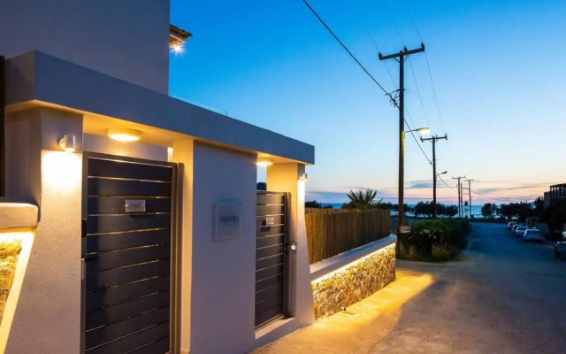 Villa Daphne-Naiades/ 2 bedrooms,luxury,beachfront
