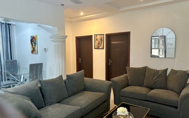 Star Light Apt #3 - The Retreat Apartments