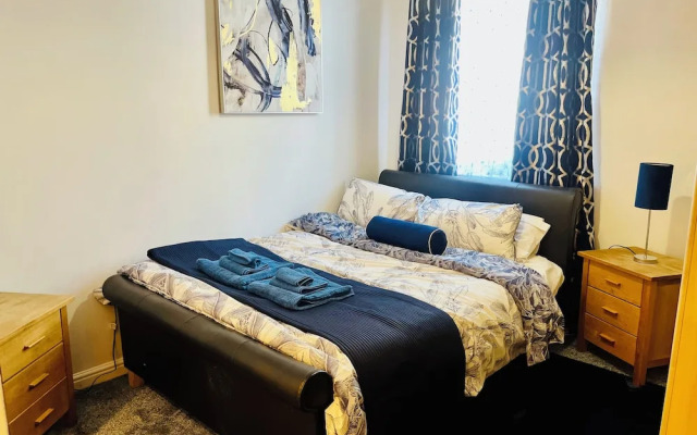 Beautiful 2 - Bed Apartment in Aylesbury