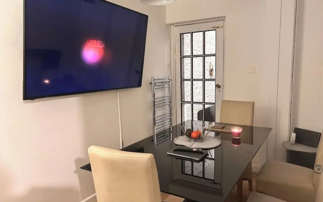 Charming 4-bedroom House Rental in Basildon, UK