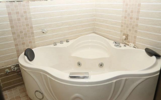 Nokras Riverine Hotel & Spa
