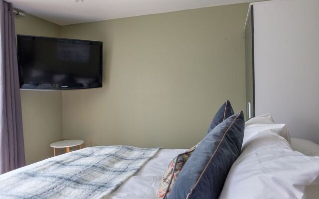 Dickens Suite