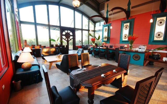 March Three Inn