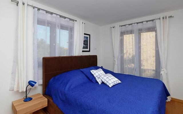 Lurda in Linardići with 4 bedrooms and 2 bathrooms