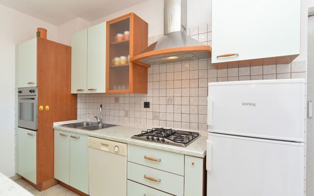 Apartments Emil 596