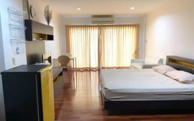 Hua Hin Baanklang Condo by Petch
