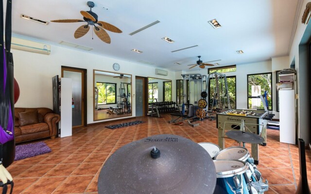 Large 6 Bed Luxury Villa on the Golf Course (PHJ)