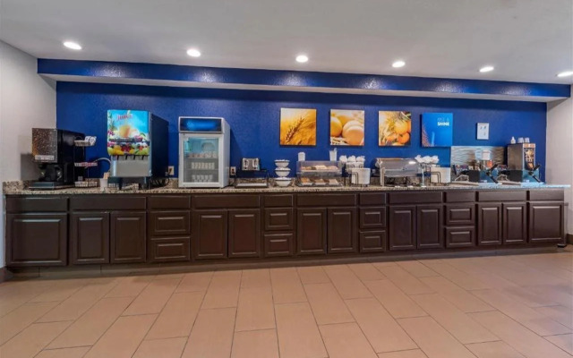 Comfort Inn & Suites Hays I-70