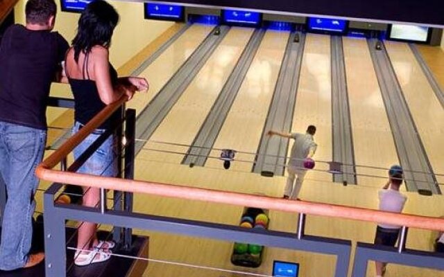Kukubara Bowling Center