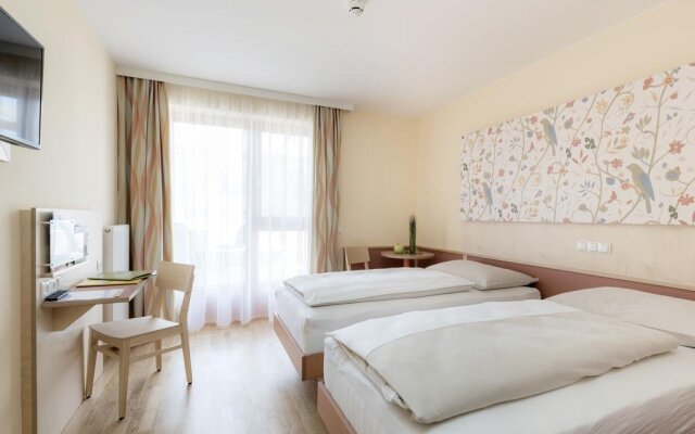 JUFA Hotel Stubenbergsee