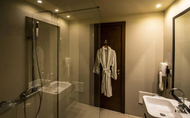 Mabely Grand Hotel