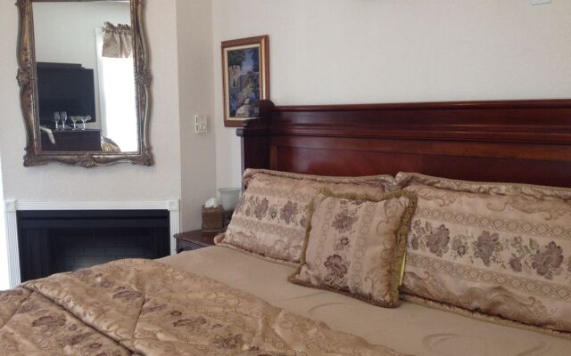 Victorian House Bed & Breakfast