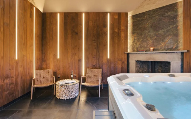 Richmond Place - Apartment in Private Mansion